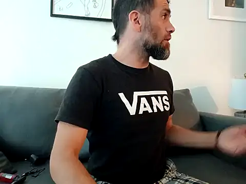 Snapshot of SuperManLA1 chatting on March 21, 2025, 9:23 pm SuperManLA1 online show from March 21, 2025, 9:23 pm