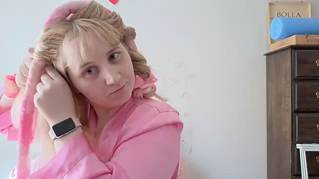 Snapshot of Glitch_Witch chatting on May 21, 2026, 4:04 pm Glitch Witch online show from May 21, 2026, 4:04 pm