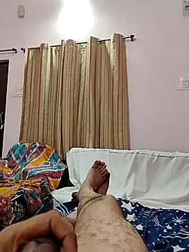 Snapshot of roadtucker123 chatting on February 14, 2025, 4:31 pm roadtucker123 online show from February 14, 2025, 4:31 pm