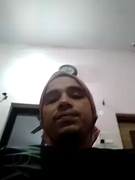 Snapshot of roadtucker123 chatting on December 16, 2024, 9:09 pm roadtucker123 online show from December 16, 2024, 9:09 pm