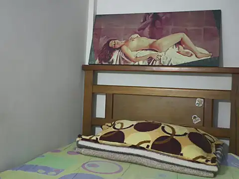 Snapshot of hideonbush051 chatting on December 2, 2025, 2:30 pm hideonbush051 online show from December 2, 2025, 2:30 pm