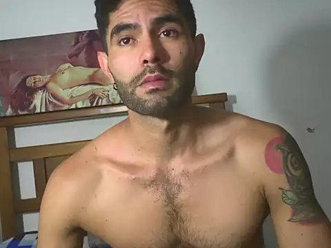 Snapshot of hideonbush051 chatting on January 8, 2026, 2:39 am hideonbush051 online show from January 8, 2026, 2:39 am