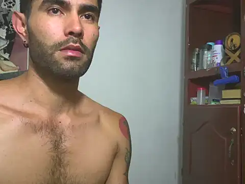 Snapshot of hideonbush051 chatting on January 9, 2026, 2:51 am hideonbush051 online show from January 9, 2026, 2:51 am