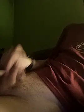 Snapshot of immi932 chatting on February 14, 2026, 5:02 pm immi932 online show from February 14, 2026, 5:02 pm