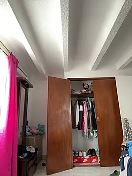 Snapshot of Salome_golvert chatting on January 15, 2026, 6:00 pm Salome golvert online show from January 15, 2026, 6:00 pm