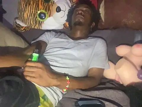 SlimeCrownzOut5 online show from November 16, 2025, 12:26 am