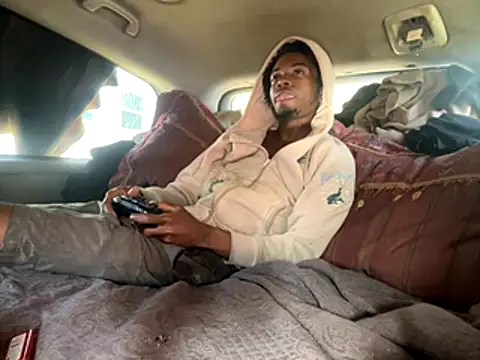 SlimeCrownzOut5 online show from October 31, 2025, 3:19 pm