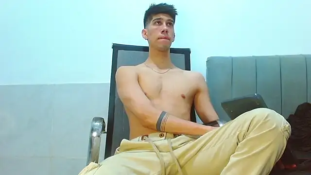 jhony-sex online show from July 30, 2026, 7:40 am
