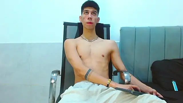 jhony-sex online show from March 17, 2026, 6:49 am