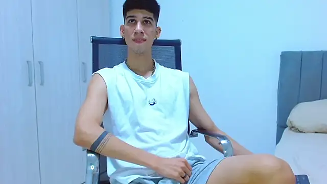 jhony-sex online show from October 17, 2025, 6:28 am