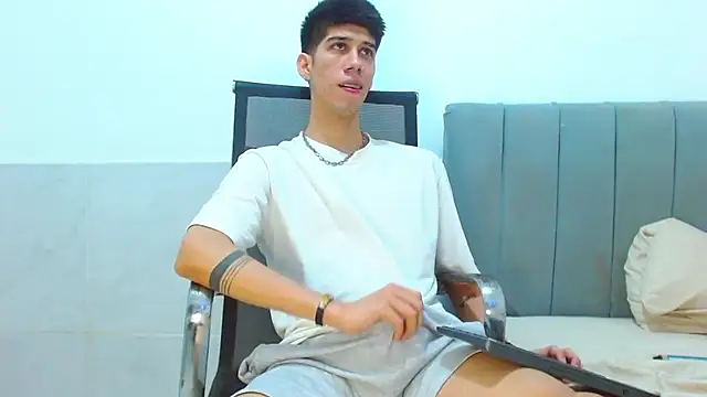 jhony-sex online show from April 9, 2026, 6:30 am