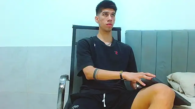 jhony-sex online show from March 31, 2026, 7:43 am