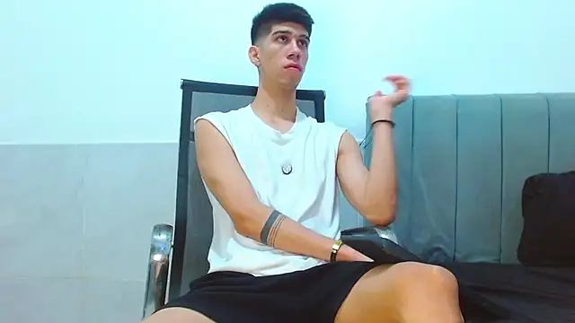 jhony-sex online show from April 24, 2026, 8:38 am