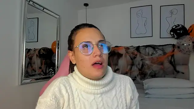 Susan-Sweet-7 online show from October 24, 2025, 10:20 pm