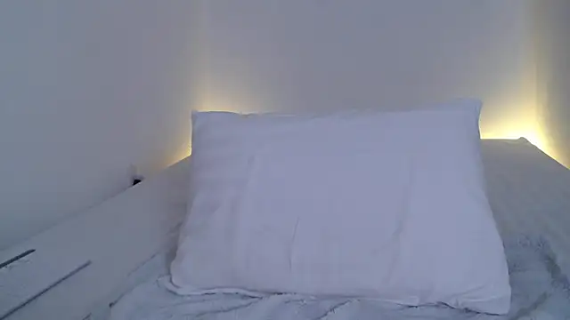   Meow online show from February 7, 2025, 11:34 pm