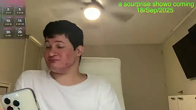 Snapshot of Lorenzo_hernandez chatting on September 12, 2025, 2:17 pm Lorenzo hernandez online show from September 12, 2025, 2:17 pm