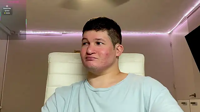 Snapshot of Lorenzo_hernandez chatting on September 22, 2025, 9:10 pm Lorenzo hernandez online show from September 22, 2025, 9:10 pm