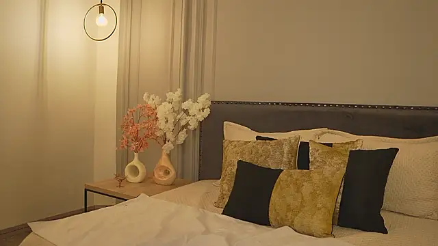 IrisBaker online show from March 7, 2026, 10:15 pm