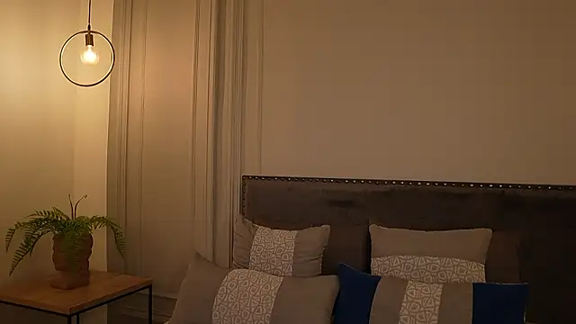 IrisBaker online show from February 2, 2026, 10:20 pm