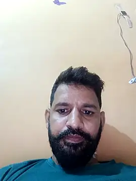 Snapshot of majit213 chatting on October 5, 2025, 6:20 pm majit213 online show from October 5, 2025, 6:20 pm
