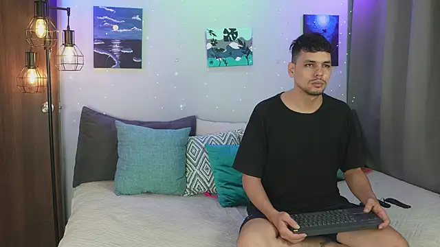 Snapshot of Cleoanubis- chatting on October 29, 2025, 6:12 am Cleoanubis- online show from October 29, 2025, 6:12 am