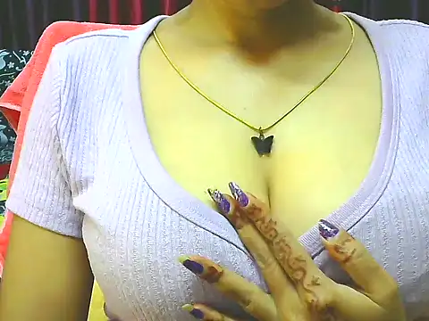 ishmita99 online show from October 28, 2025, 4:46 am