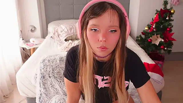 Snapshot of Ayra_Lust chatting on December 20, 2025, 6:55 pm Ayra Lust online show from December 20, 2025, 6:55 pm