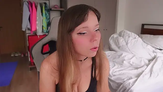 Snapshot of Ayra_Lust chatting on March 6, 2026, 7:42 pm Ayra Lust online show from March 6, 2026, 7:42 pm