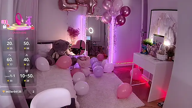 LoryWood online show from December 5, 2025, 4:16 pm