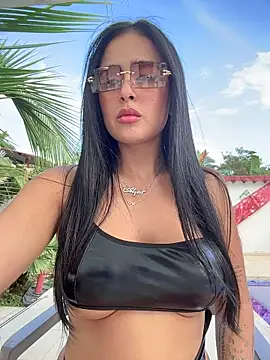 Alexandra duque online show from November 15, 2025, 8:24 pm