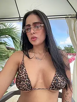 Alexandra duque online show from November 8, 2025, 8:23 pm