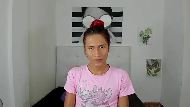 Brisahott online show from November 7, 2025, 1:32 am