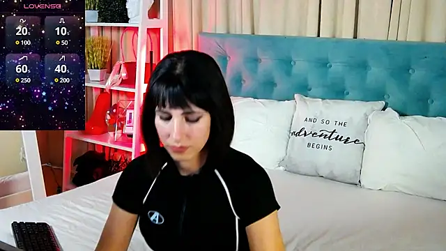 HeidiBloom online show from February 23, 2025, 1:53 pm