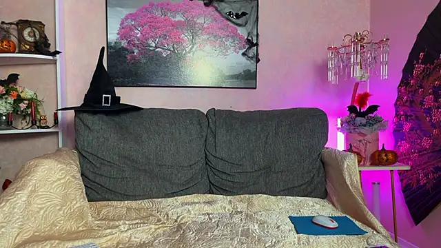 Snapshot of Selena_Sweetie chatting on October 17, 2025, 2:41 pm Selena Sweetie online show from October 17, 2025, 2:41 pm