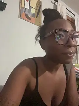 Snapshot of life-ent chatting on March 18, 2025, 1:35 am life-ent online show from March 18, 2025, 1:35 am