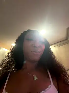 Snapshot of life-ent chatting on October 28, 2025, 1:32 pm life-ent online show from October 28, 2025, 1:32 pm