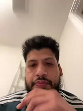 casadoscuriosos97 online show from February 5, 2025, 7:53 pm