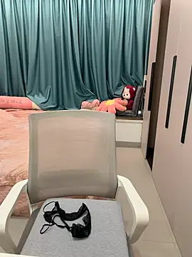 palzkybi123 online show from February 6, 2026, 1:45 am