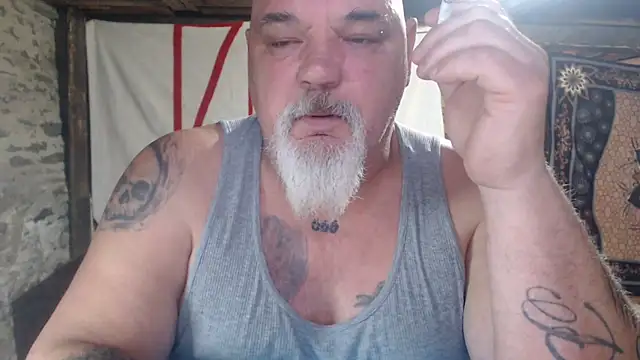 Snapshot of Newfiesausage1972 chatting on April 19, 2026, 11:33 am Newfiesausage1972 online show from April 19, 2026, 11:33 am