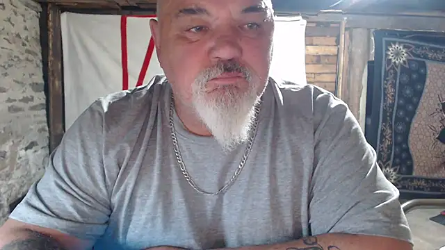 Snapshot of Newfiesausage1972 chatting on May 10, 2026, 3:32 am Newfiesausage1972 online show from May 10, 2026, 3:32 am
