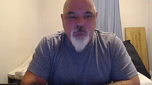 Snapshot of Newfiesausage1972 chatting on September 11, 2025, 11:43 am Newfiesausage1972 online show from September 11, 2025, 11:43 am