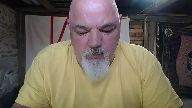 Snapshot of Newfiesausage1972 chatting on April 23, 2026, 3:02 pm Newfiesausage1972 online show from April 23, 2026, 3:02 pm