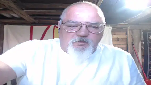 Snapshot of Newfiesausage1972 chatting on May 28, 2026, 12:44 pm Newfiesausage1972 online show from May 28, 2026, 12:44 pm