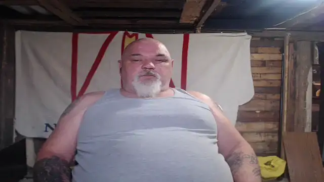 Snapshot of Newfiesausage1972 chatting on April 25, 2026, 3:42 pm Newfiesausage1972 online show from April 25, 2026, 3:42 pm