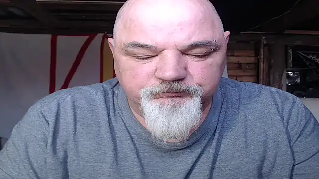 Newfiesausage1972 online show from February 28, 2026, 6:07 pm