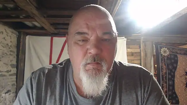 Newfiesausage1972 online show from April 12, 2026, 8:39 am