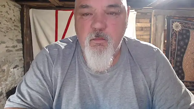 Snapshot of Newfiesausage1972 chatting on May 13, 2026, 11:17 am Newfiesausage1972 online show from May 13, 2026, 11:17 am