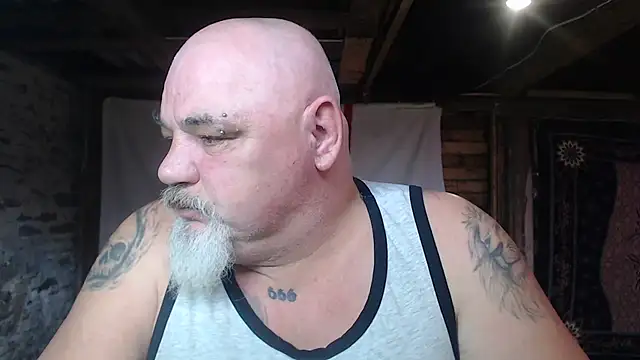 Newfiesausage1972 online show from March 28, 2026, 9:05 pm