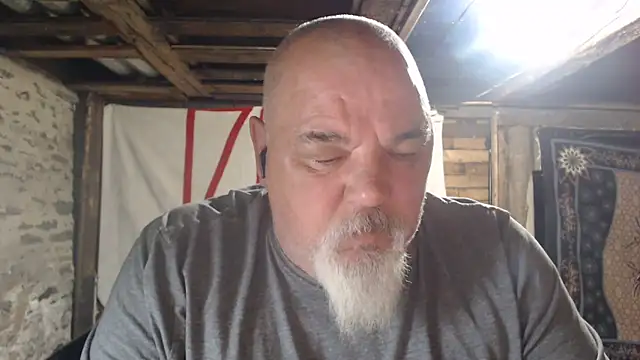 Snapshot of Newfiesausage1972 chatting on April 28, 2026, 7:24 am Newfiesausage1972 online show from April 28, 2026, 7:24 am