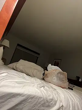 1BeautyN1Beast online show from November 11, 2025, 1:44 am